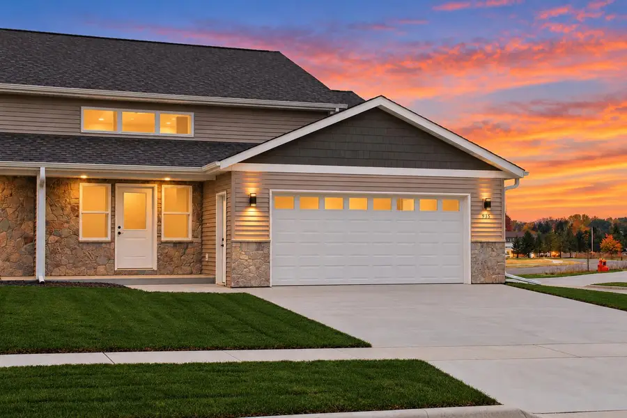 935 Drumlin Dr, Kewaskum, WI 53040 - #2