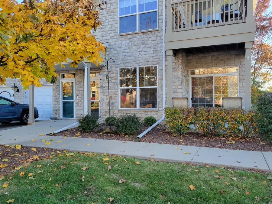 N16W26443 Meadowgrass Cir, Pewaukee, WI 53072 - #2