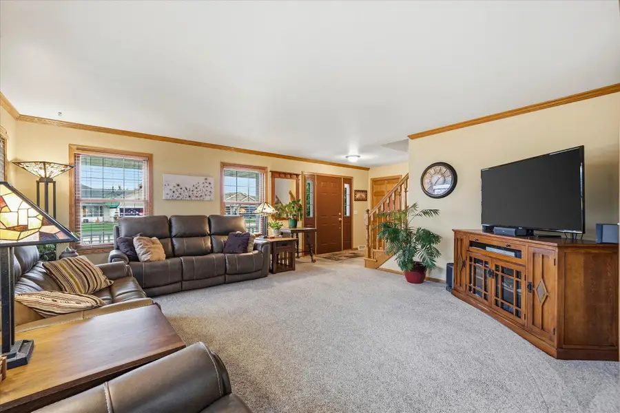 1518 Sandstone Ln, Howards Grove, WI 53083 - #2