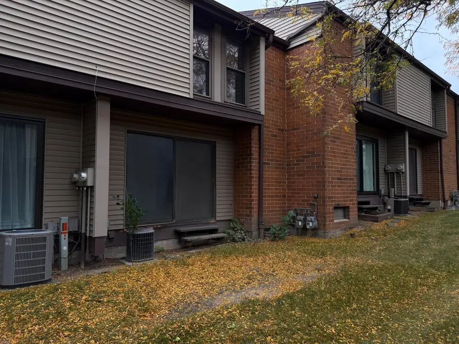 1651 W Edgerton Ave, Milwaukee, WI 53221 - #2