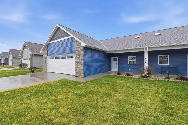 496 River Rd, Columbus, WI 53925