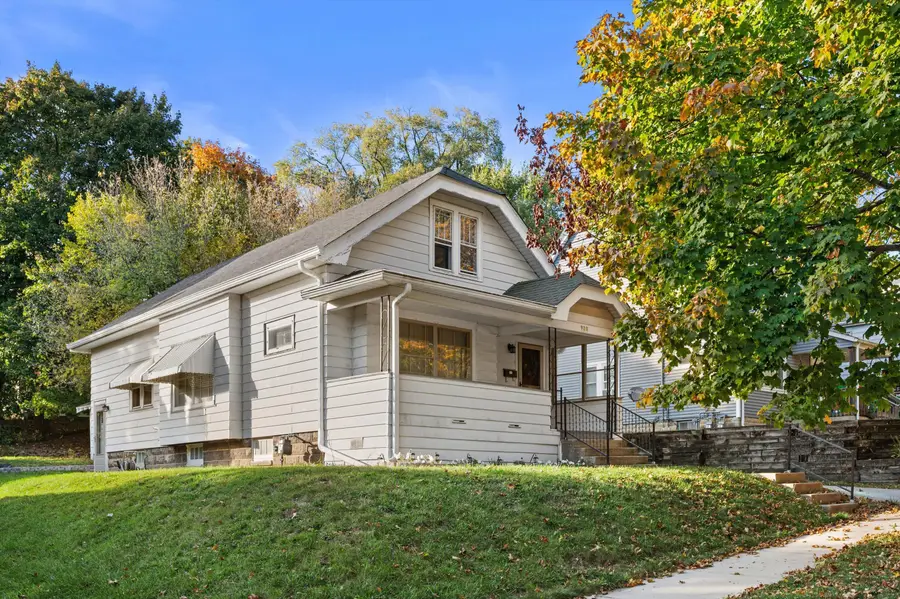 920 Aurora St, Waukesha, WI 53186 - #2