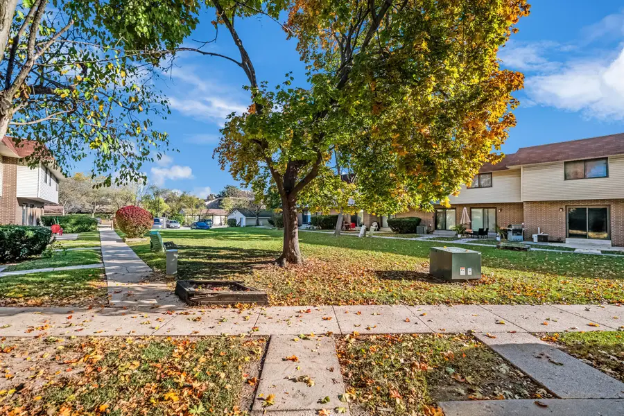 6116 W Port Ave, Milwaukee, WI 53223 - #2
