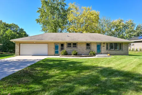 5225 S Brennan Dr, New Berlin, WI 53146