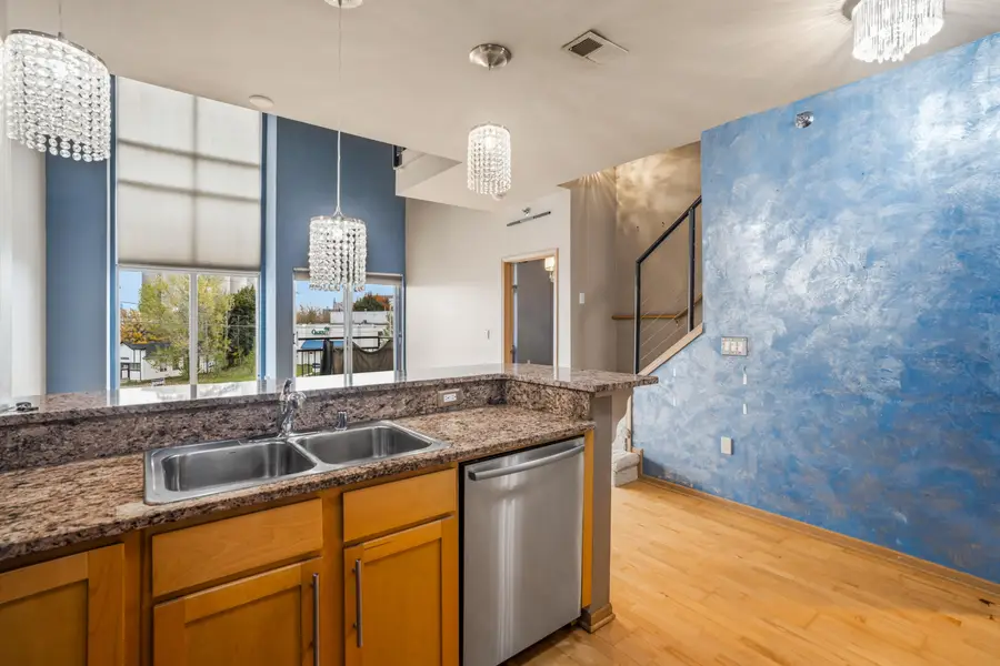 2121 S Kinnickinnic Ave, Milwaukee, WI 53207 - #3