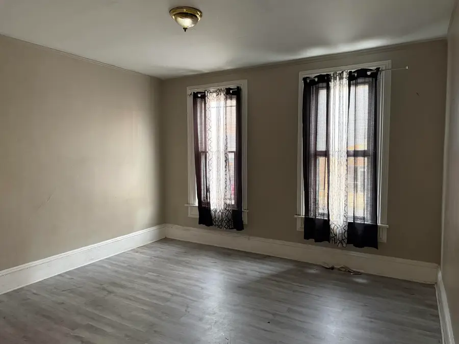 3011 N Holton St, Milwaukee, WI 53212 - #3