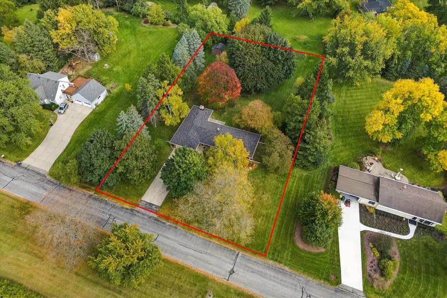 10034 N Grasslyn Rd, Mequon, WI 53092 - #3