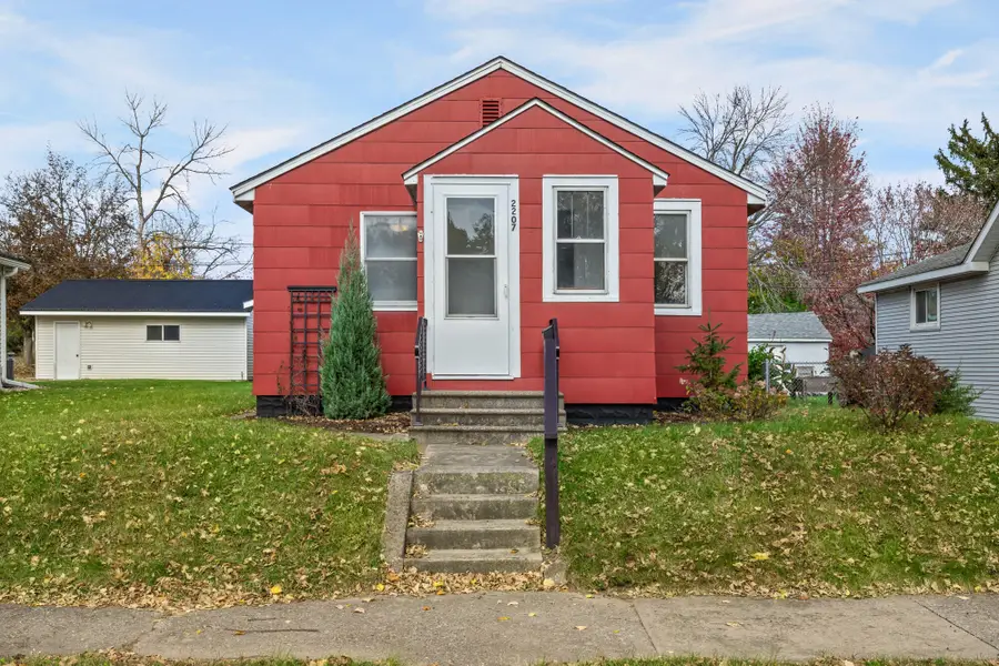 2207 Park Ave, La Crosse, WI 54601 - #2