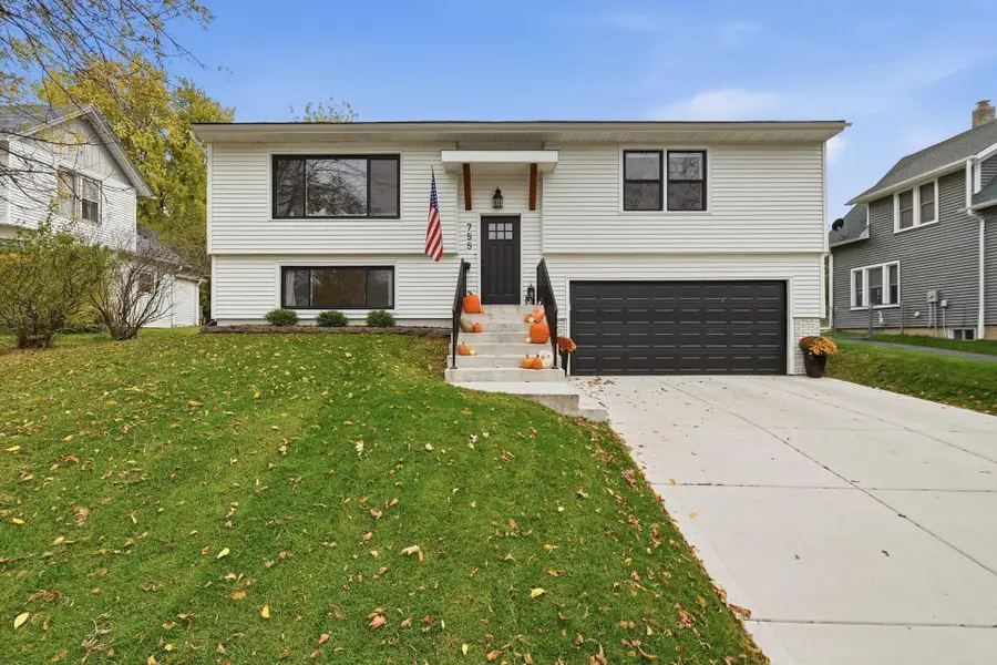 755 Armour Rd, Oconomowoc, WI 53066 - #3