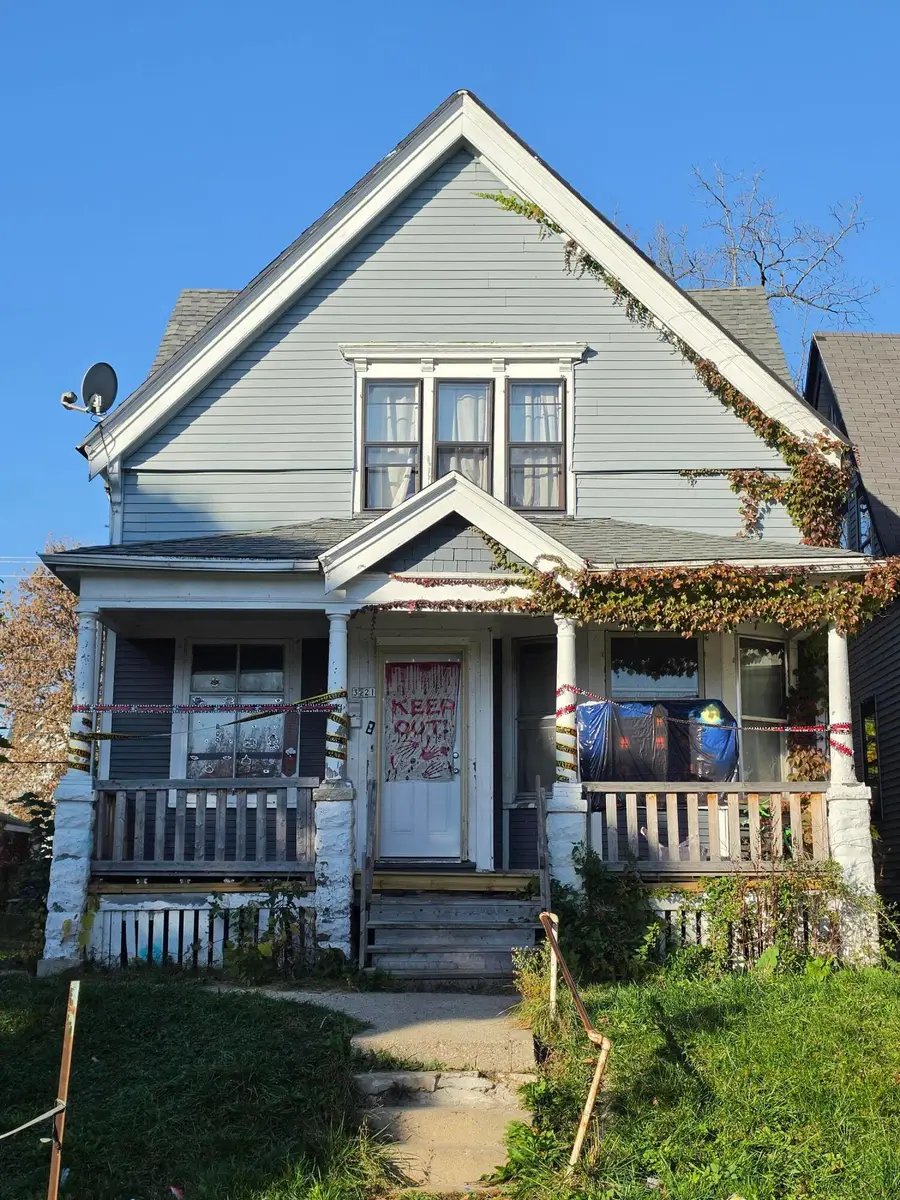 3221 N 14th St, Milwaukee, WI 53206 - #2