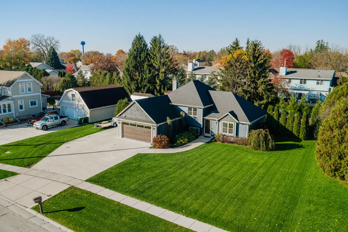 W204N17261 Jackson Dr, Jackson, WI 53037 - #1