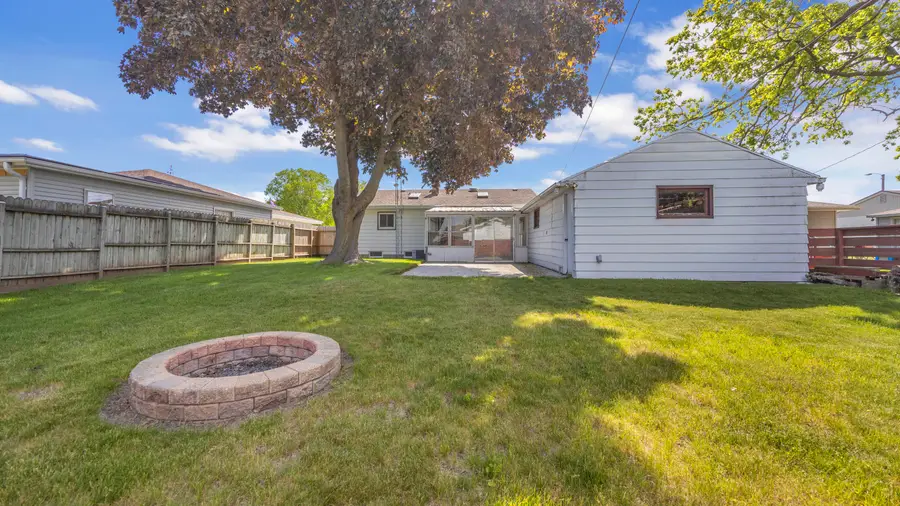 2818 S 14th St, Sheboygan, WI 53081 - #2