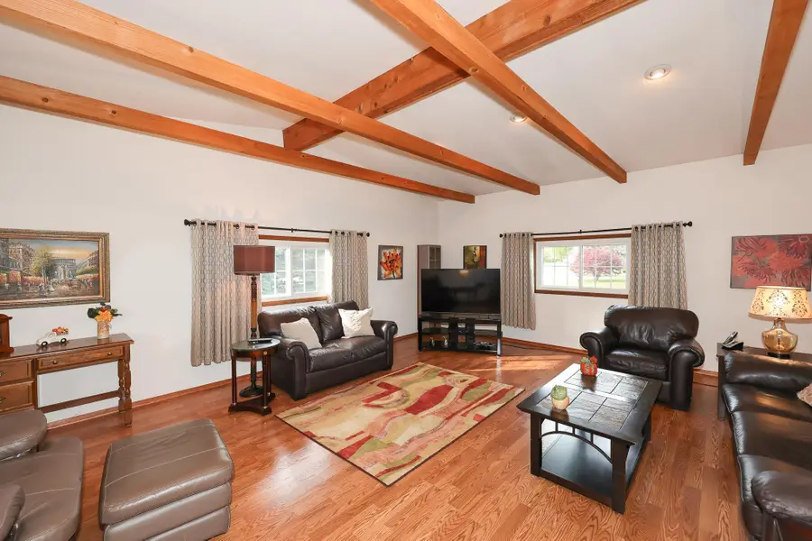 1833 Oak St, South Milwaukee, WI 53172 - #2