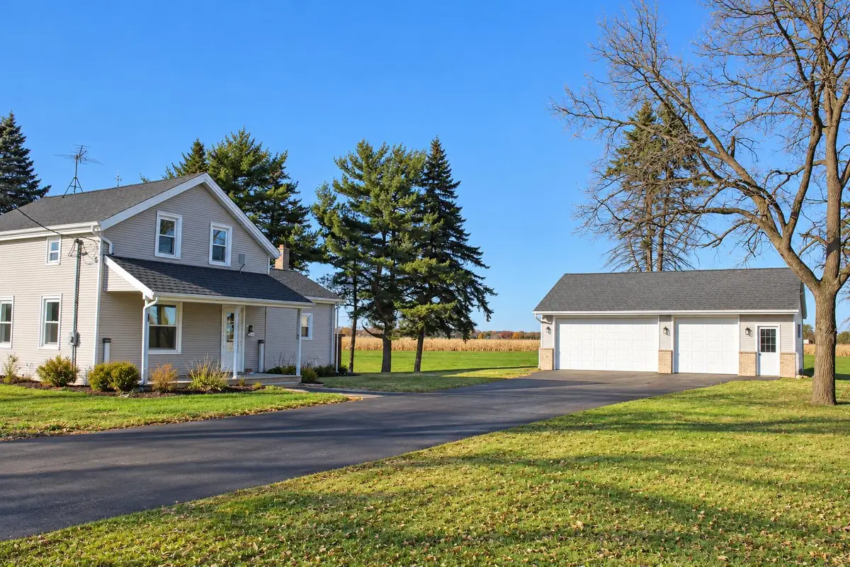 5450 Beechnut Dr, Wayne, WI 53040 - #1