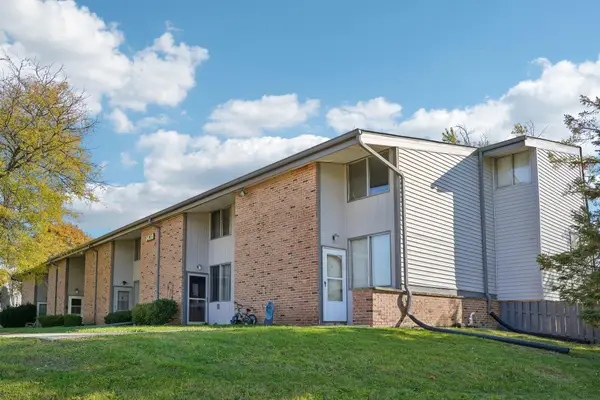 1438 Big Bend Rd, Waukesha, WI 53189
