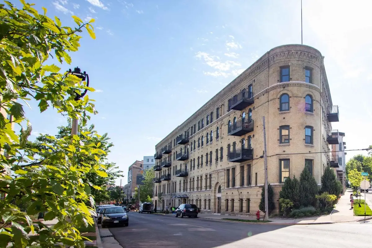 1818 N Water St, Milwaukee, WI 53202 - #1