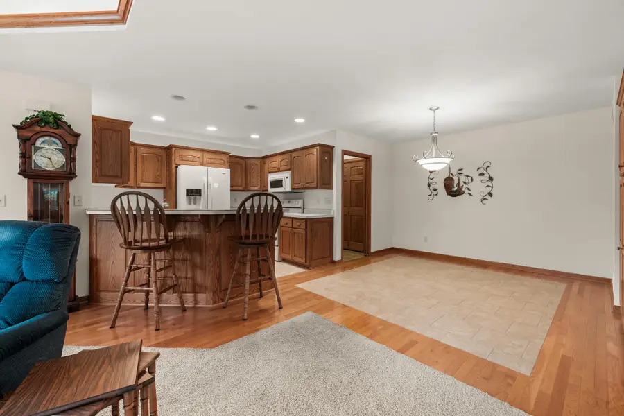 611 W Prospect St, Hartford, WI 53027 - #3