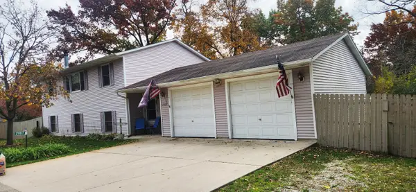 29817 Meadow Dr, Burlington, WI 53105