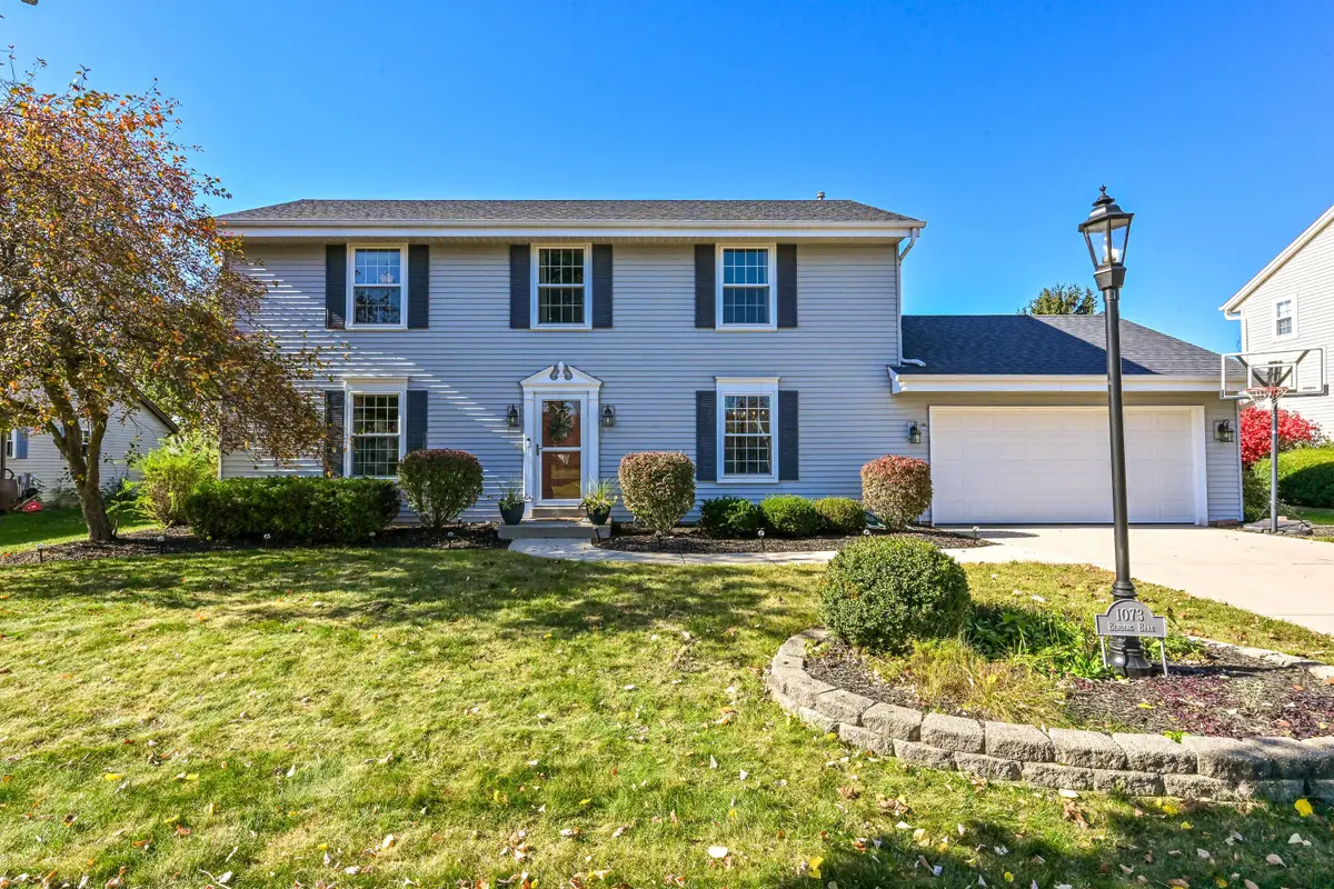1073 Bending Brae Dr, Pewaukee, WI 53072 - #1