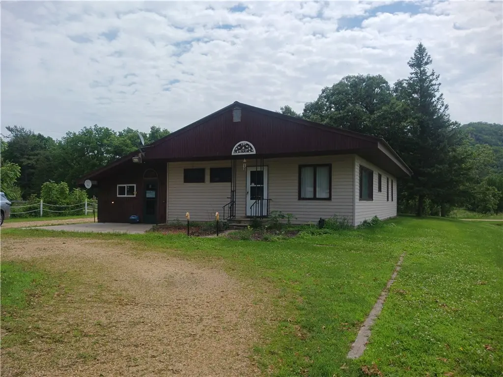 S1131 Knabe Road, Nelson, WI 54756 - Image #1