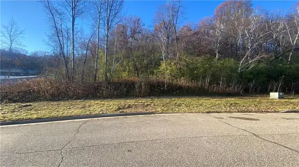 4419 Twin Oaks Court, Eau Claire, WI 54701