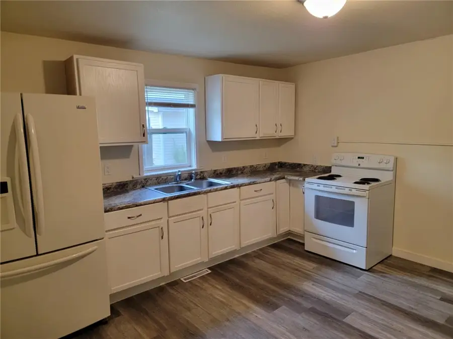 913 8th Street E #1 & 2, Menomonie, WI 54751 - Image #2