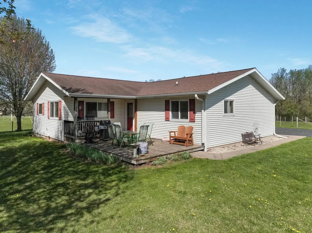 27484 County Highway X, Cadott, WI 54727 - Image #1