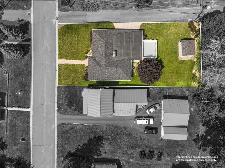 924 Superior Street, Spooner, WI 54801 - Image #2