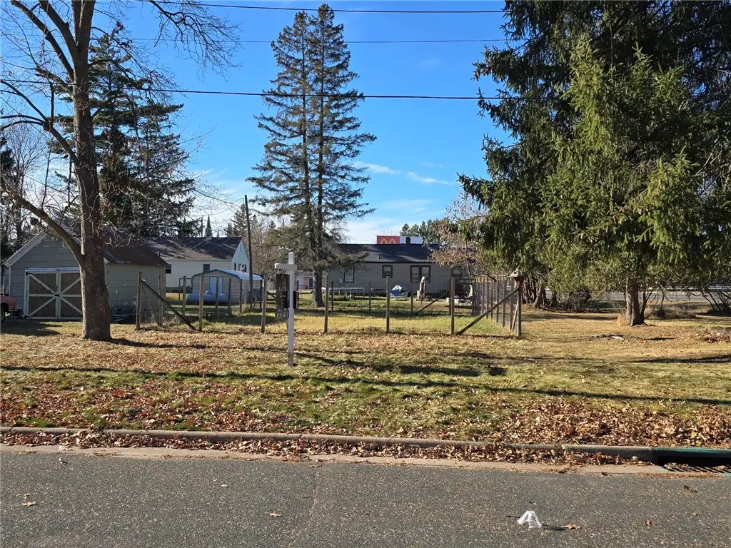 814 E 4th Street N, Ladysmith, WI 54848 - Image #1