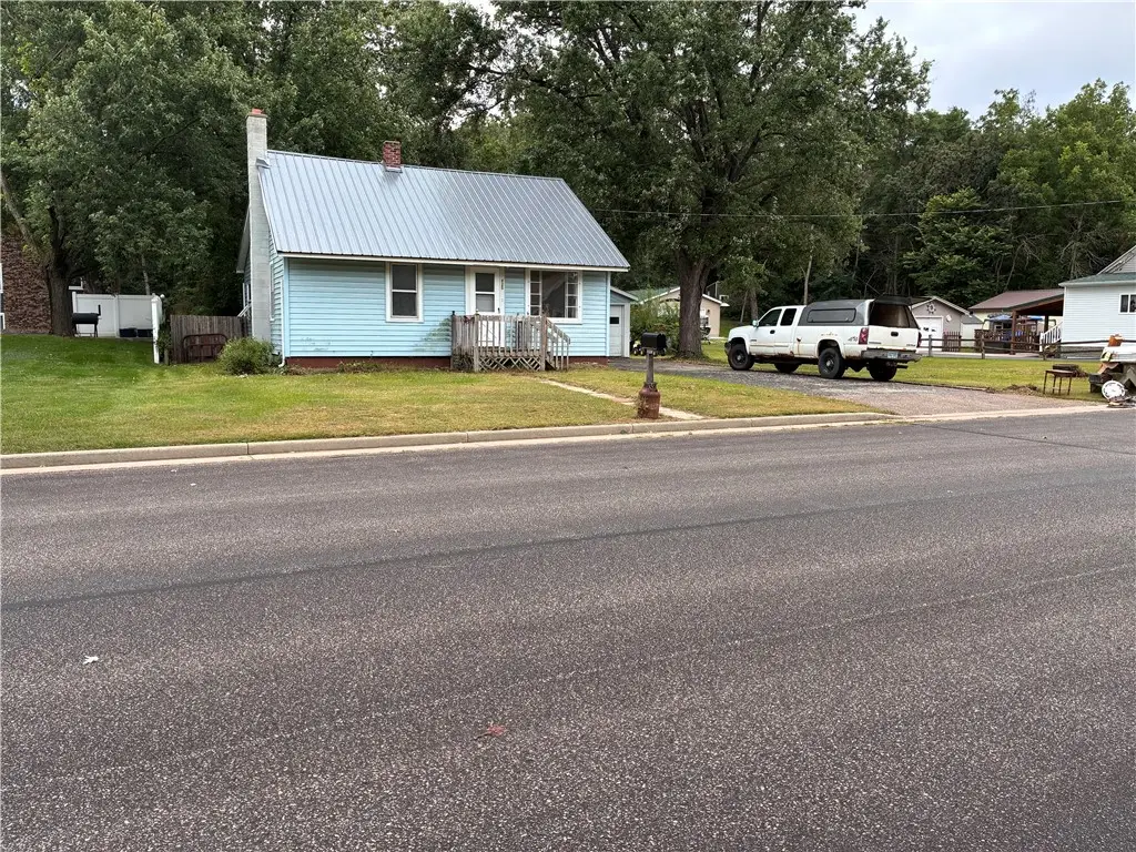 825 E Washington Street, Durand, WI 54736 - Image #1