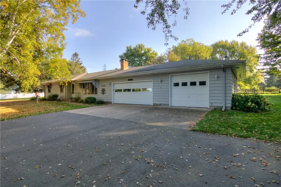 2825 Crestwood Road, Eau Claire, WI 54703 - Image #2