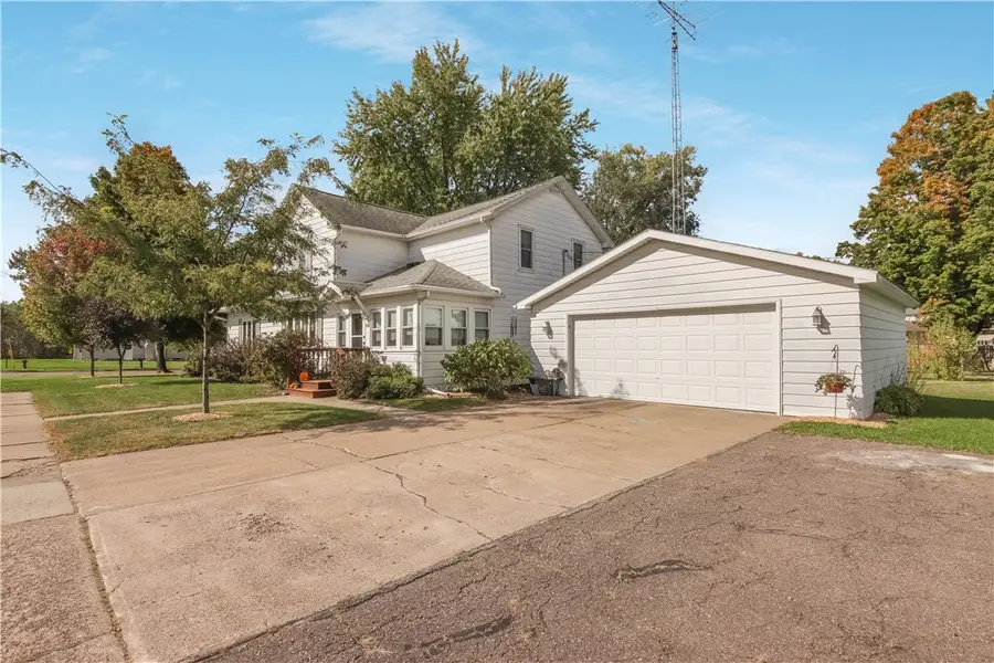 418 W Front Street, Cadott, WI 54727 - Image #2