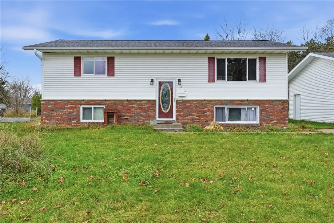 816 E 9th Street S, Ladysmith, WI 54848 - #1
