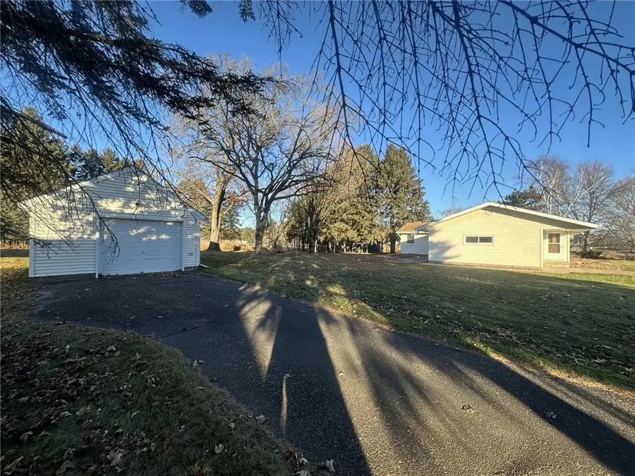 3230 Preston Road, Eau Claire, WI 54703 - Image #2