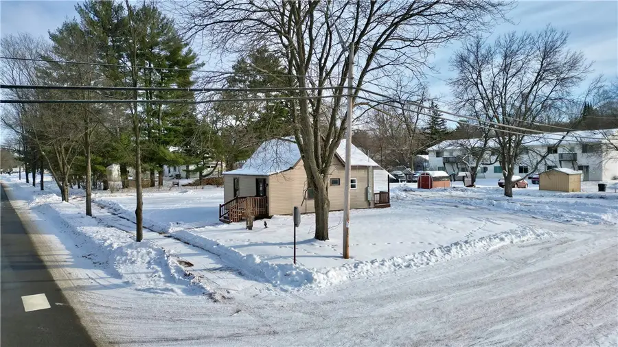 302 21st Avenue E, Menomonie, WI 54751 - Image #3
