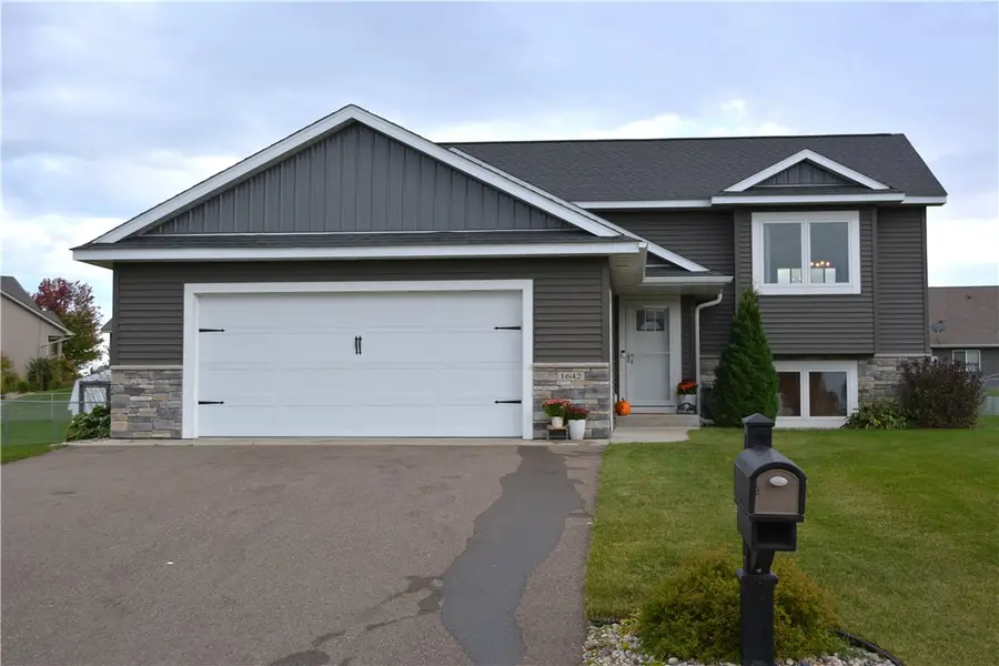 1642 Beaver Way, New Richmond, WI 54017 - #2