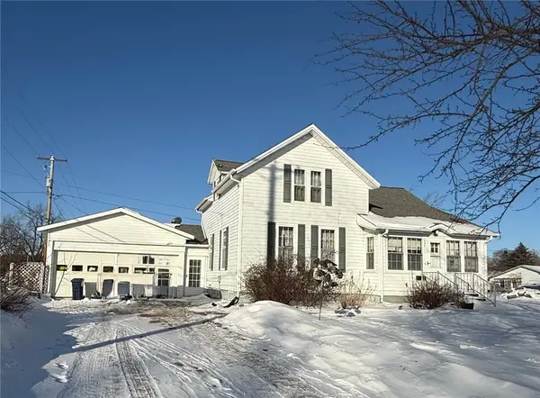 127 W Lincoln Avenue, Fall Creek, WI 54742