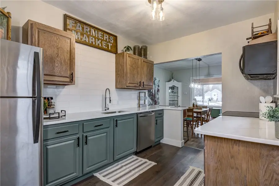 2116 Laurel Avenue, Eau Claire, WI 54701 - #2