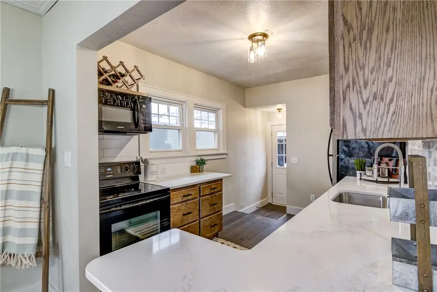 2116 Laurel Avenue, Eau Claire, WI 54701 - #3