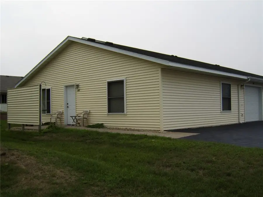 1512 Devney Drive #1512, Altoona, WI 54720 - #3