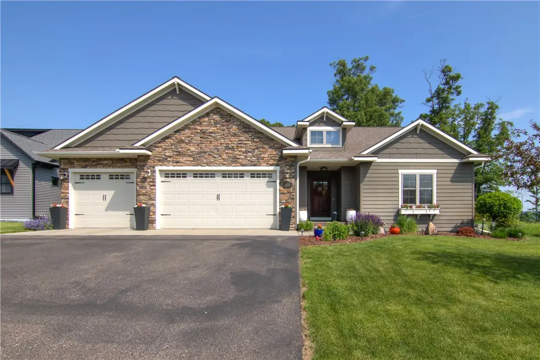 4634 S Oakwood Hills, Eau Claire, WI 54701 - #1