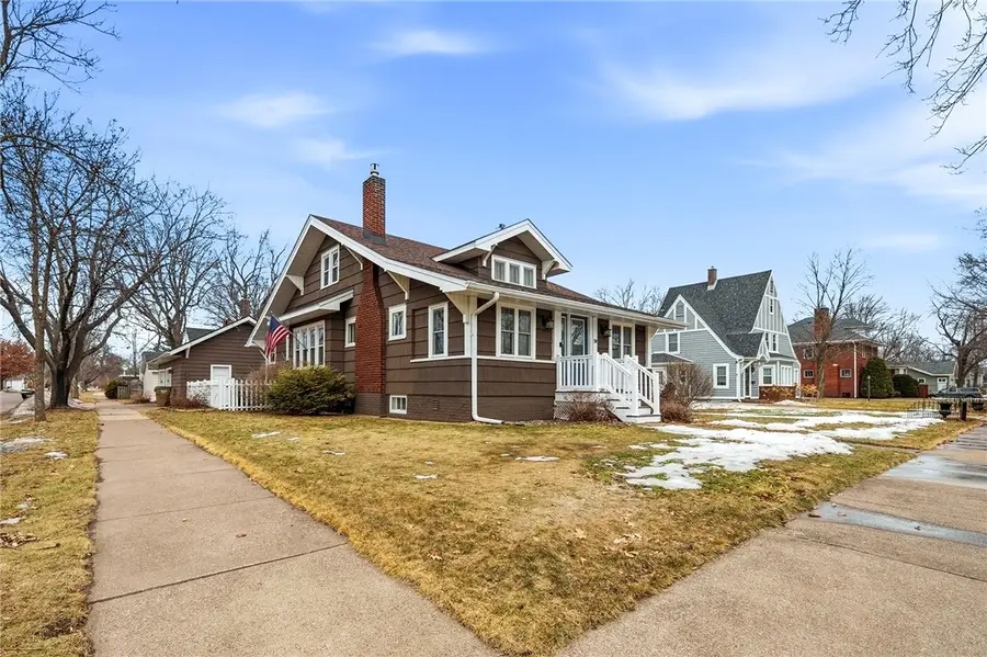 724 Dover Street, Chippewa Falls, WI 54729 - #2
