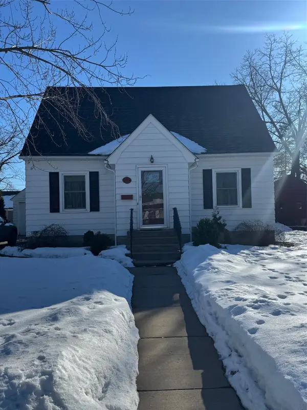 1913 Emery Street, Eau Claire, WI 54701