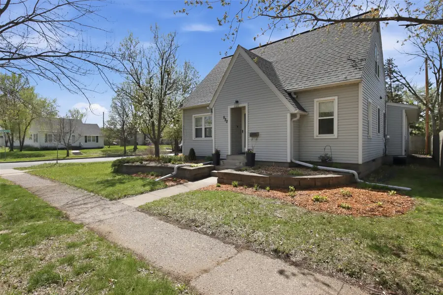 822 Lee Street, Eau Claire, WI 54701 - #2