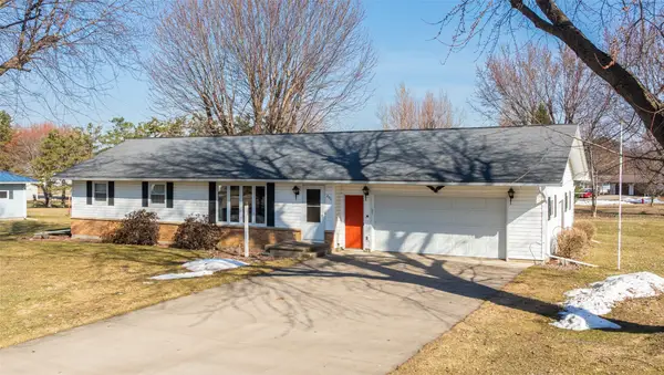 206 W Hickory St, Abbotsford, WI 54405