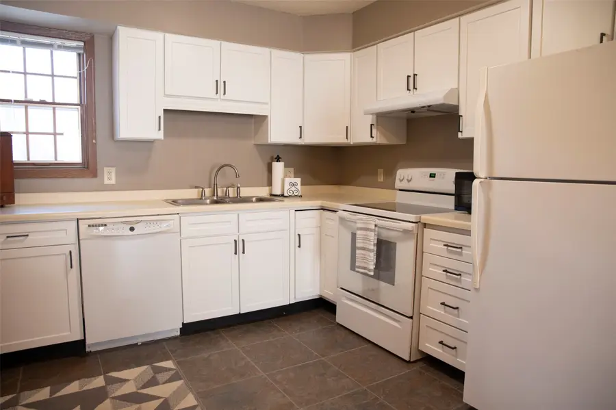 3320 Woodside Terrace #3, Altoona, WI 54720 - #3