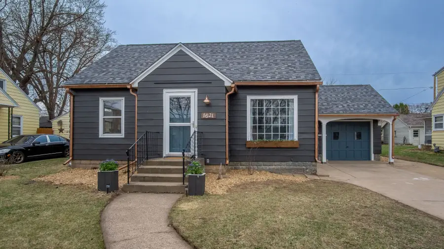 1621 Highland Avenue, Eau Claire, WI 54701 - #2