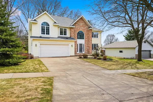 1011 Thompson Drive, Altoona, WI 54720