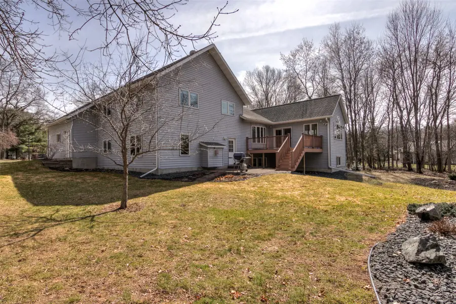 472 Glenwood Ct, Chippewa Falls, WI 54729 - #2