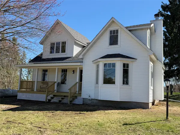 1527 Deerfield Road, Eau Claire, WI 54703